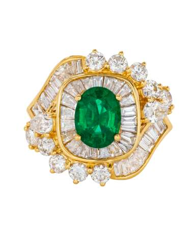 EMERALD AND DIAMOND NECKLACE, BRACELET, EARRING AND RING SUITE WITH GÜBELIN AND GIA REPORTS, MARCONI - Foto 6
