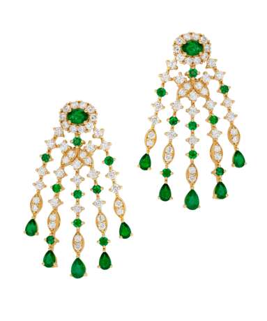 EMERALD AND DIAMOND NECKLACE, BRACELET, EARRING AND RING SUITE, MARCONI - photo 4