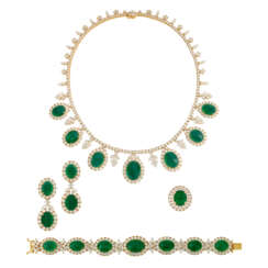 EMERALD AND DIAMOND NECKLACE, BRACELET, EARRING AND RING SUITE WITH GÜBELIN REPORT, MARCONI