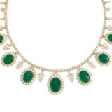 EMERALD AND DIAMOND NECKLACE, BRACELET, EARRING AND RING SUITE WITH GÜBELIN REPORT, MARCONI - Foto 2