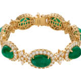 EMERALD AND DIAMOND NECKLACE, BRACELET, EARRING AND RING SUITE WITH GÜBELIN REPORT, MARCONI - Foto 9