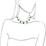 EMERALD AND DIAMOND NECKLACE, BRACELET, EARRING AND RING SUITE WITH GÜBELIN REPORT, MARCONI - Foto 12