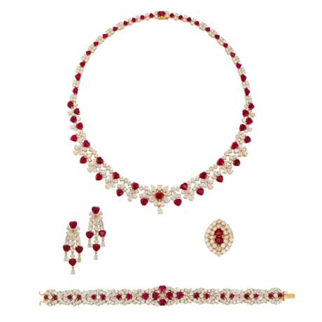 RUBY AND DIAMOND NECKLACE, BRACELET, EARRING AND RING SUITE, MARCONI - Foto 1