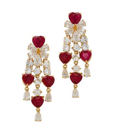 RUBY AND DIAMOND NECKLACE, BRACELET, EARRING AND RING SUITE, MARCONI - Foto 4