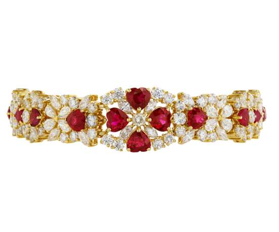 RUBY AND DIAMOND NECKLACE, BRACELET, EARRING AND RING SUITE, MARCONI - Foto 10