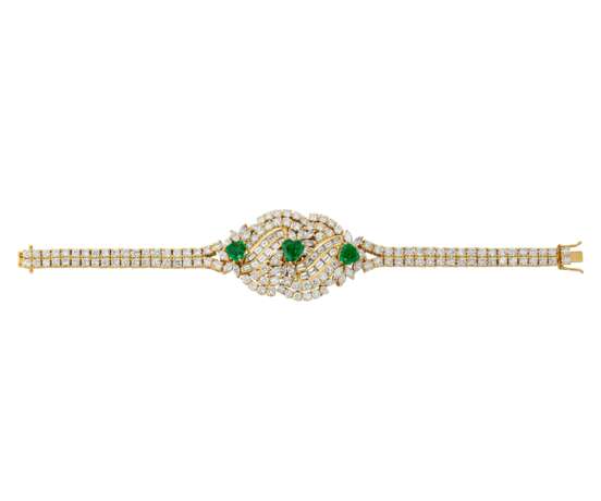 EMERALD AND DIAMOND NECKLACE, BRACELET, EARRING AND RING SUITE, MARCONI - photo 11