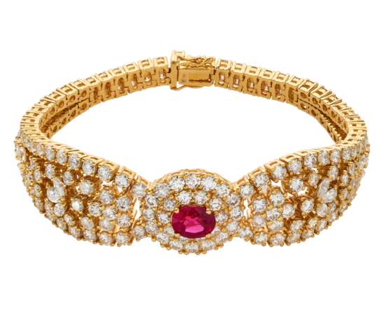 RUBY AND DIAMOND NECKLACE, BRACELET, EARRING AND RING SUITE WITH GÜBELIN REPORTS, MARCONI - photo 9