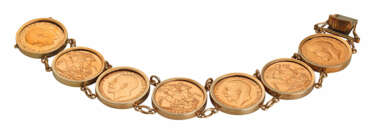 Goldarmband mit sieben englischen Sovereign Münzen