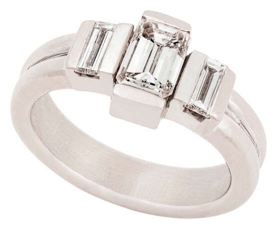 Ring mit Diamantbaguetten - фото 1