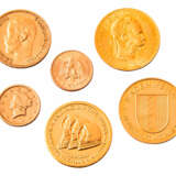 Sammlung von vier Goldmünzen und zwei Goldmedaillen - Foto 1