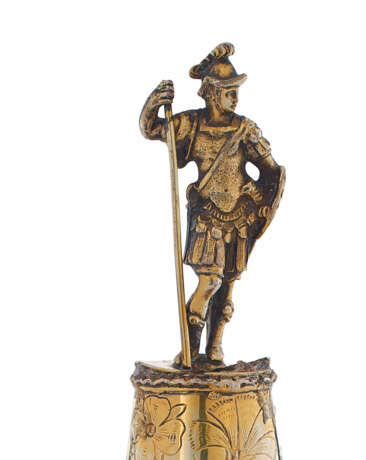 Vergoldeter Deckelpokal mit römischem Soldaten - Foto 2