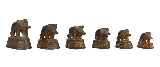 Satz von sechs Opiumgewichten mit Elefantenfiguren - photo 2