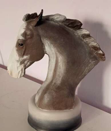 Figure “Horse bust sculpture”, Plaster, Hand colored, Action painting, Animalistic, 2020 - photo 3
