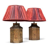 A PAIR OF LATE REGENCY JAPANNED METAL TEA CANISTER TABLE LAMPS - Foto 3