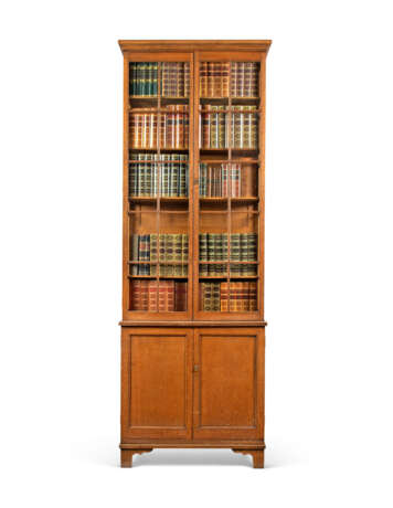 A SCOTTISH ARTS AND CRAFTS OAK LIBRARY BOOKCASE - фото 2