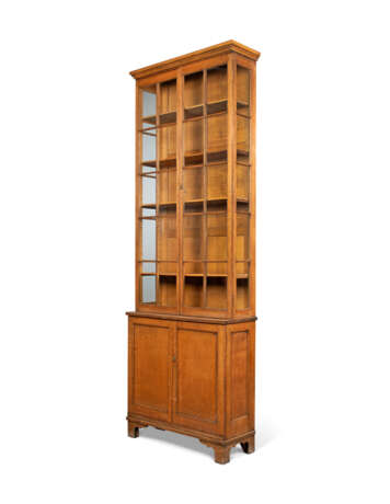 A SCOTTISH ARTS AND CRAFTS OAK LIBRARY BOOKCASE - photo 5