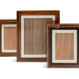A GROUP OF LEATHER AND SPECIMEN WOOD ACCESSORIES - Foto 7