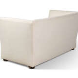 A PAIR OF ENGLISH BRASS-STUDDED WHITE SOFAS - фото 3