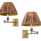 A PAIR OF BRASS ADJUSTABLE WALL-LIGHTS - фото 1