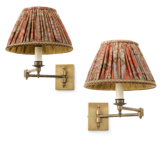 A PAIR OF BRASS ADJUSTABLE WALL-LIGHTS - photo 1