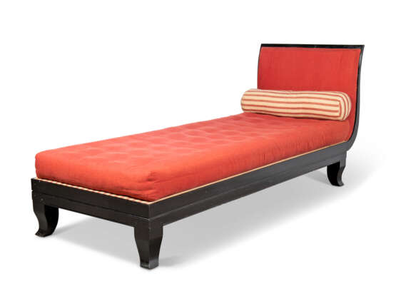 AN ANGLO-INDIAN EBONY DAYBED - photo 1