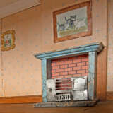 AN ENGLISH GREY-PAINTED PINE DOLLS HOUSE - фото 3