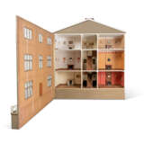 AN ENGLISH GREY-PAINTED PINE DOLLS HOUSE - фото 4
