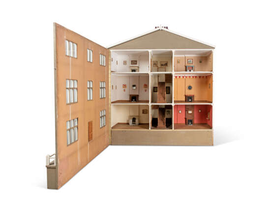 AN ENGLISH GREY-PAINTED PINE DOLLS HOUSE - Foto 4