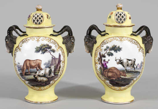 Paar Potpourri-Vasen mit Tenierszenen - Foto 1