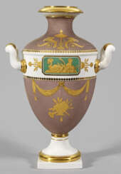 Monumentale Vase im neo-griechischen Stil