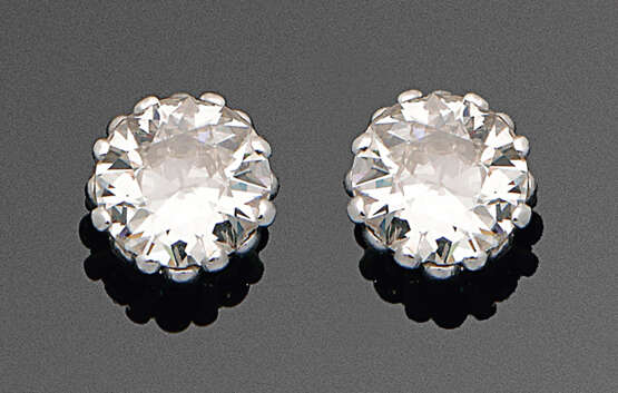 Paar Art Déco-Diamant-Solitärohrringe - фото 1