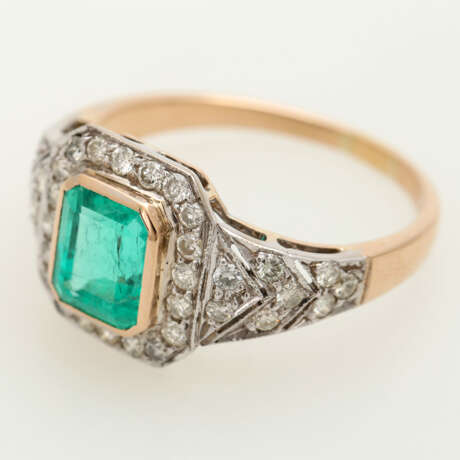 Eleganter Damenring mit Smaragd + Diamanten, - photo 5