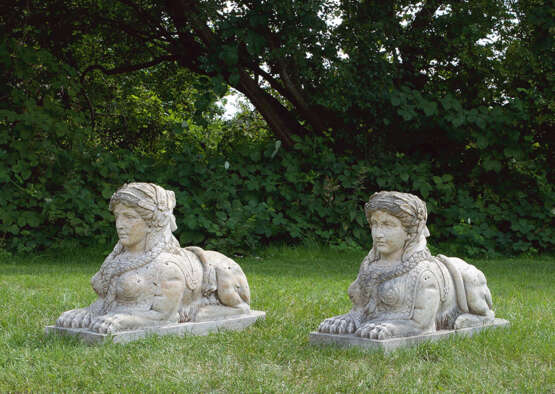 Paar Sphingen als Parkskulpturen - Foto 1
