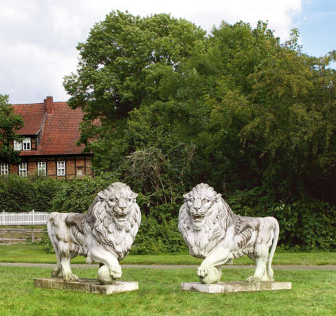 Paar monumentale Löwen als Parkskulpturen - фото 1
