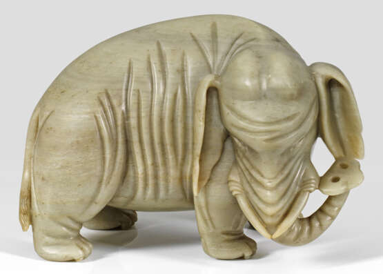 Jade-Skulptur eines Elefanten - photo 1