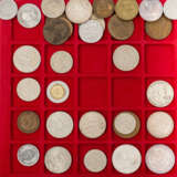Größerer Sammlerposten mit vielen Münzen, Medaillen - photo 4