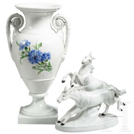 Vase im Stil des Empire, dazu eine Skulpturengruppe, deutsch, 20. Jahrhundert - фото 1