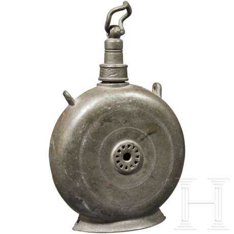 Feldflasche aus Zinn, Rumänien/Siebenbürgen, 18. Jahrhundert - фото 1