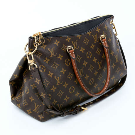 LOUIS VUITTON hochaktuelle Citybag. - photo 2