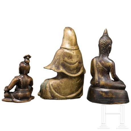 Drei Figuren für Hausaltäre, China/Nepal, 19./20. Jahrhundert - фото 2