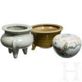 Drei Keramikgefäße, China, um 1900 - photo 1