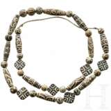 Eine schöne Amulett-Halskette aus Bandachat-Perlen (Chung Dzi), China - photo 2