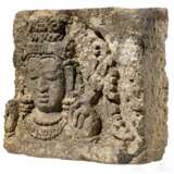 Kopf eines Bodhisattva mit Krone und Schmuck, Andesit, Königreich Java, 8./9. Jahrhundert - Foto 2