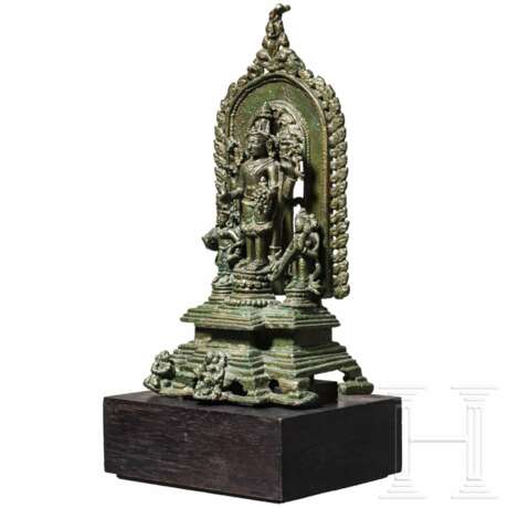Patha-Stele des Vishnu in Bronze, 18./19. Jahrhundert - Foto 2