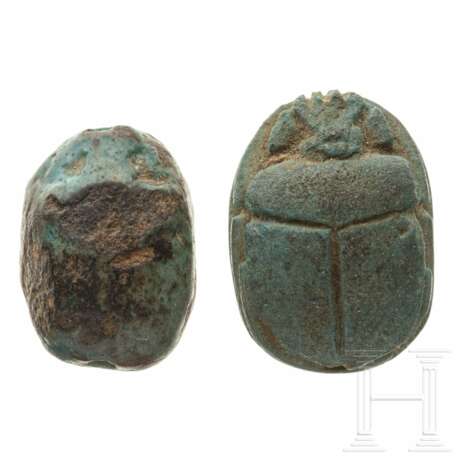 Zwei Amulettskarabäen, altägyptisch, 2. - 1. Jahrtausend vor Christus - фото 1