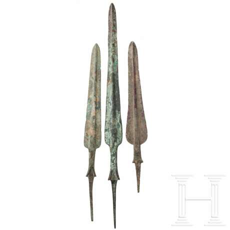Drei bronzene Lanzenspitzen, Luristan, Westiran, 12. - 11. Jahrhundert vor Christus - Foto 2