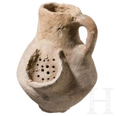 Seltenes Keramikgefäß mit Siebausguss, östlicher Mittelmeerraum, 1. Jahrtausend vor Christus - фото 1
