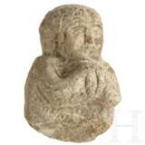 Ausdrucksstarkes Kalksteinfragment eines Offerenten, Vorderasien, 1. Jahrtausend vor Christus - photo 1