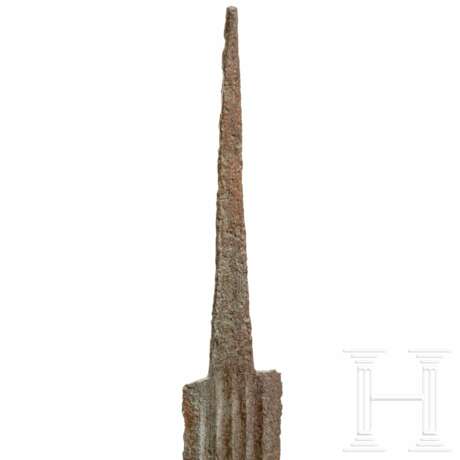 Exzellent erhaltene eiserne Spatha-Klinge vom Typ Lauriacum-Hromówka, römisch, Ende 2. - 3. Jahrhundert - photo 3