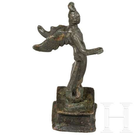 Bronzestatuette der Siegesgöttin Victoria, römisch, 2. - 3. Jahrhundert - photo 3